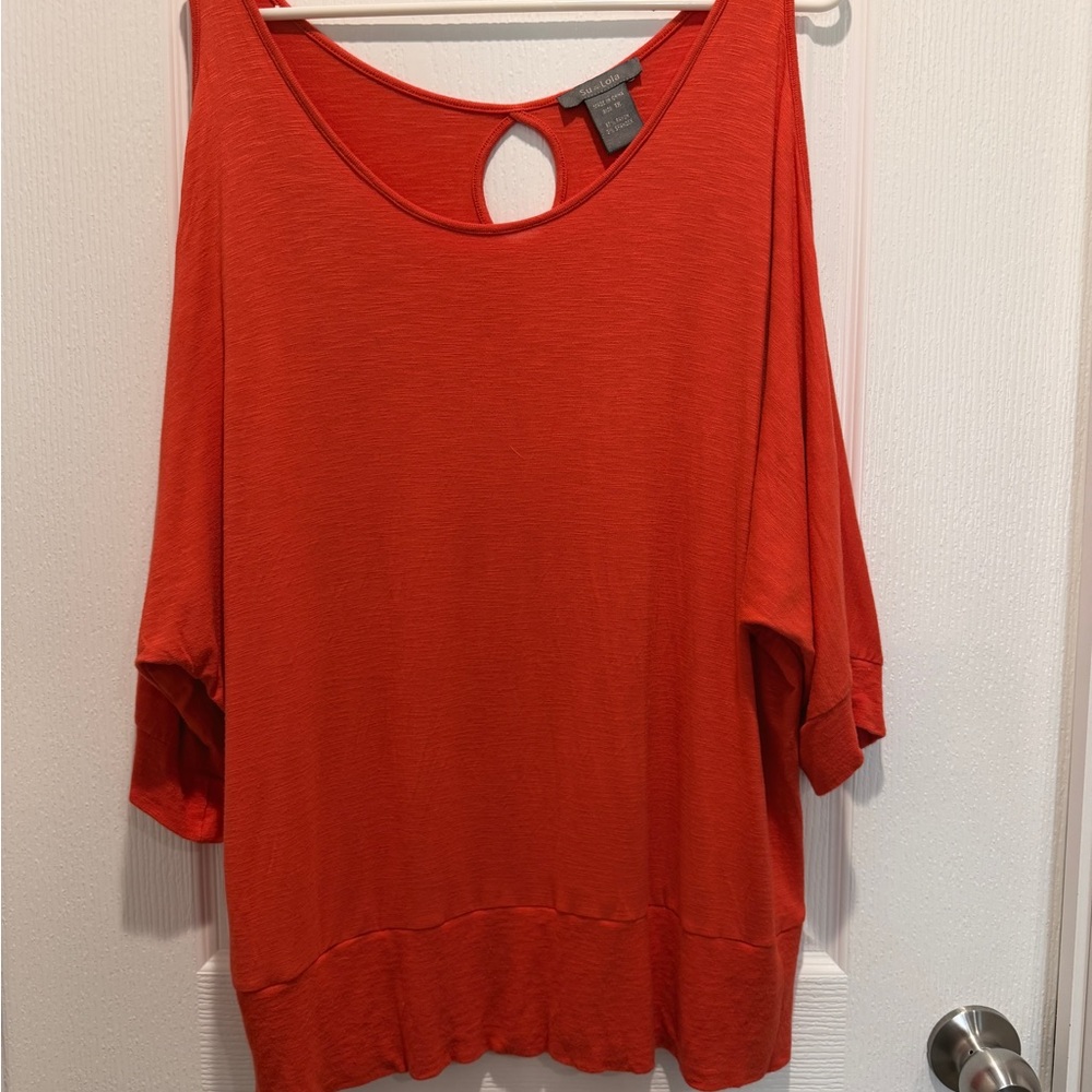 Su & Lola 1X Coral Cold Shoulder Tunic Top | Dolman Sleeve Keyhole Blouse